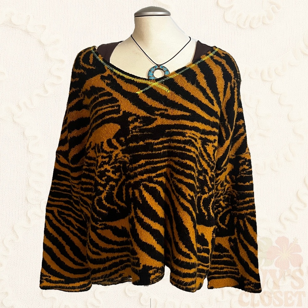 Free People Animal Print Boho Oversized Sweater Size XS